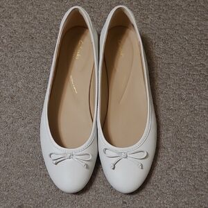 Clark's Fawna Lily Ballet Flats In Women's Size 12M - White